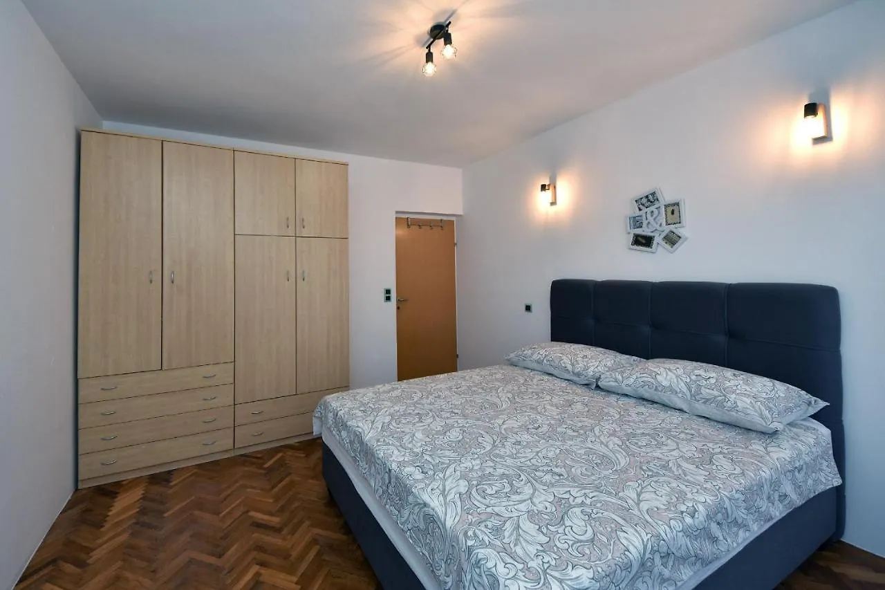 Family Apartment Sara Zadar