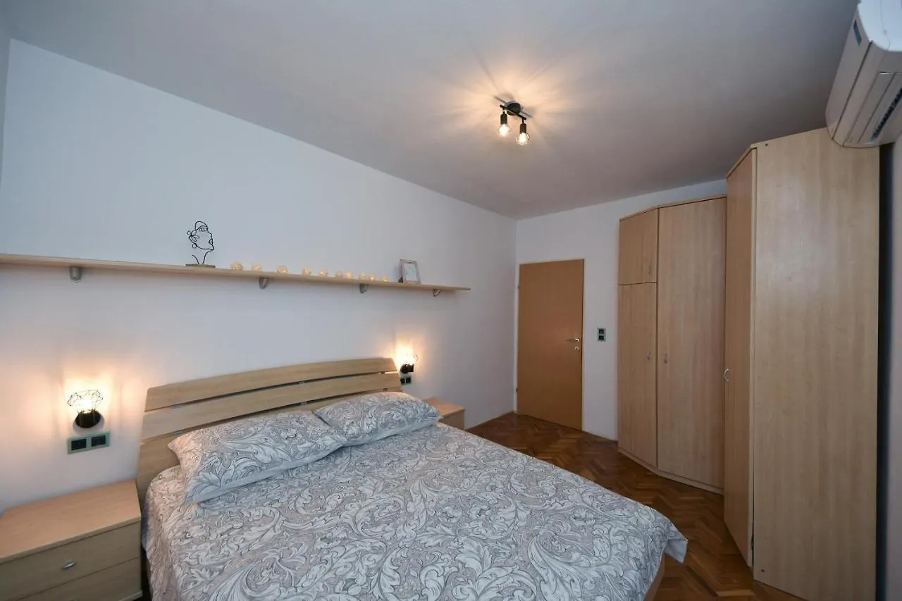 Family Apartment Sara Zadar